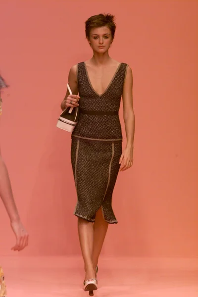 Look 19